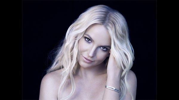 ಟಾಪ್‌ಲೆಸ್ ಚಿತ್ರ ಪ್ರಕಟಿಸಿದ ಹಾಲಿವುಡ್ ತಾರೆ: ಸಿಕ್ಕಾಪಟ್ಟೆ ವೈರಲ್