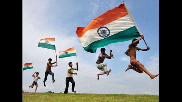 ಸ್ವಾತಂತ್ರ್ಯ ದಿನಾಚರಣೆ ವಿಶೇಷ; ದೇಶಭಕ್ತಿ ಸಾರುವ ಕನ್ನಡ ಗೀತೆಗಳನ್ನೊಮ್ಮೆ ಕೇಳಿ