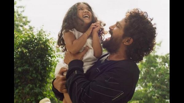 ಏಳು ಕೋಟಿ ಮೌಲ್ಯದ ಕ್ಯಾರಾವ್ಯಾನ್‌ನಲ್ಲಿ ಸೆಟ್‌ಗೆ ಬಂದ ಅಲ್ಲು ಅರ್ಜುನ್ ಪುತ್ರಿ