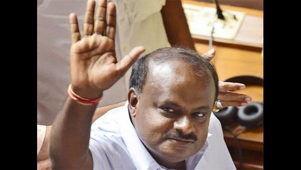 ಸಿನಿಮಾ ನಿರ್ಮಾಣಕ್ಕೆ ಮರಳಿದ ಕುಮಾರಸ್ವಾಮಿ: ಹಳೆ ಗೆಳೆಯನ ಹೆಗಲ ಮೇಲೆ ಕೈ