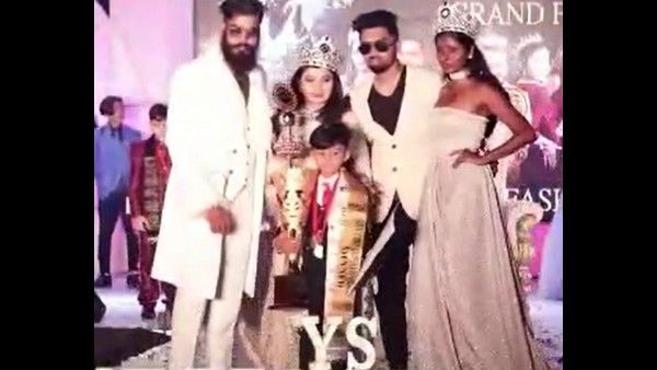 ಕಣ್ಮನ ಸೆಳೆದ ಪುಟಾಣಿಗಳ ಬಳಕು ನಡಿಗೆ