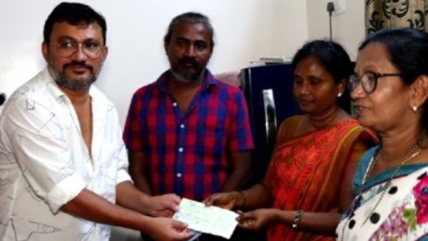 'ಲವ್ ಯು ರಚ್ಚು' ದುರಂತ: ಮೃತನ ಕುಟುಂಬಕ್ಕೆ ಚೆಕ್ ನೀಡಿದ ಗುರು ದೇಶಪಾಂಡೆ