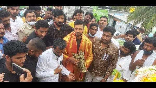 ಚನ್ನಪಟ್ಟಣಕ್ಕೆ ಭೇಟಿ ನೀಡಿದ ಸುದೀಪ್: ಕಬ್ಬಾಳಮ್ಮ ದೇವಾಲಯಕ್ಕೂ ಭೇಟಿ