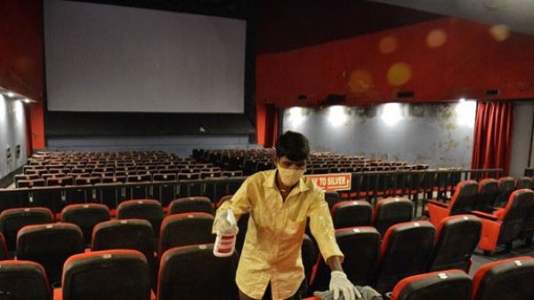 ಚಿತ್ರಮಂದಿರ ಪೂರ್ಣ ತೆರೆಯಲು ಅವಕಾಶ: ಕೆಲವು ಜಿಲ್ಲೆಗಳಲ್ಲಿ ಮಾತ್ರ