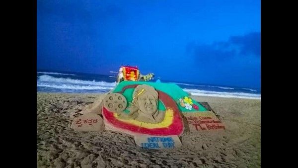 ಪುರಿಯ ಕಡಲತೀರದಲ್ಲಿ ಅರಳಿದ ವಿಷ್ಣುವರ್ಧನ್ ಮರುಳಿನ ಕಲಾಕೃತಿ