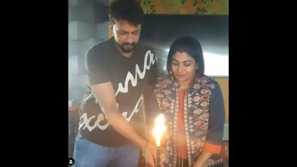 ಕಿಚ್ಚನ ದಾಂಪತ್ಯಕ್ಕೆ 20 ವರ್ಷ: ಪ್ರೀತಿಯ ಉಡುಗೊರೆ ನೀಡಿದ ಸುದೀಪ್