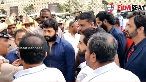 'ಕೂರಲು ಜಾಗ ಇಲ್ಲದಿದ್ರೂ ಪರವಾಗಿಲ್ಲ ಒಳಗೆ ಬಿಡಿ ಸರ್ ಎಂದ ದರ್ಶನ್'