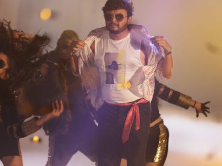 ಗೋಲ್ಡನ್ ಸ್ಟೆಪ್ಸ್.. ಸಖತ್ ಸಾಂಗ್.. ಮಸ್ತ್ ಮಜಾ ಮಾಡಿ