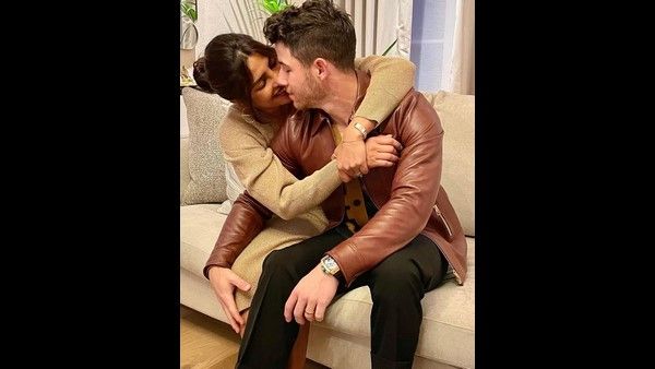 ಪ್ರಿಯಾಂಕಾ ಪತಿಯ ಹೆಸರು ಕೈ ಬಿಟ್ಟಿದ್ದು ದೊಡ್ಡ ಗಿಮಿಕ್: ಟೀಕೆಗೆ ಗುರಿ ಆದ ಹೊಸ ಪೋಸ್ಟ್!