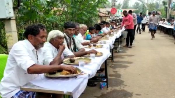 ಪುನೀತ್ ಪುಣ್ಯ ಸ್ಮರಣೆ: ಅಭಿಮಾನಿಗಳಿಂದ ಕೇಶ ಮುಂಡನ, ಬಾಡೂಟ