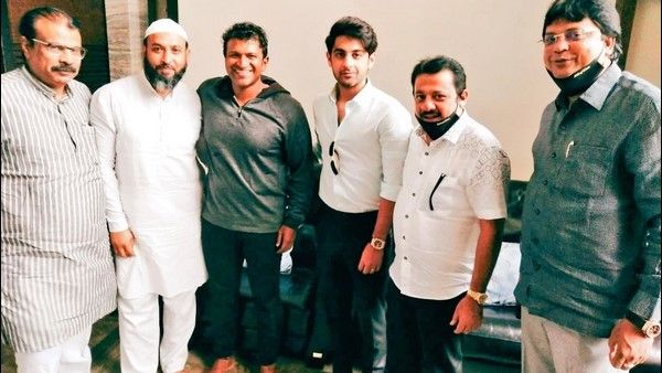 ಅಪ್ಪು ನೋವಲ್ಲೇ ನೇತ್ರದಾನಕ್ಕೆ ಸಹಿ: ಅಣ್ಣಾವ್ರ ಕುಟುಂಬದೊಂದಿಗೆ ಜಮೀರ್ ನಂಟೇನು?