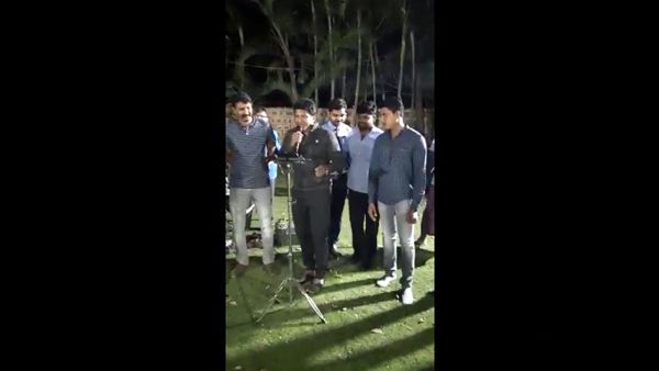 ಅಪ್ಪು ಹಾಡು ಹಾಡಿ ಕಣ್ಣೀರಿಟ್ಟ ಶಿವಣ್ಣ: ಪುನೀತ್ ಕಂಠದಲ್ಲೇ ಆ ಹಾಡು ಕೇಳಿ!