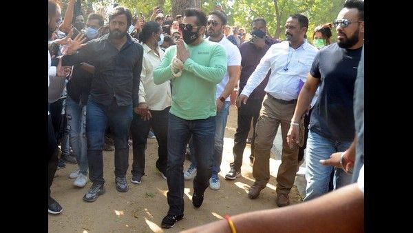 'ಅಂತಿಮ್' ಸಿನಿಮಾ ಪ್ರಚಾರಕ್ಕಾಗಿಯೇ ಸಬರಮತಿ ಆಶ್ರಮಕ್ಕೆ ಹೋದ್ರಾ ಸಲ್ಮಾನ್ ಖಾನ್?: ಹೇಗಿದೆ ಕಲೆಕ್ಷನ್?