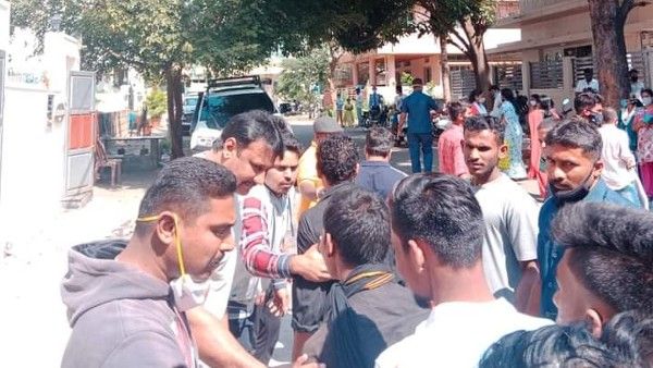 ಭೇಟಿ ಮಾಡಿದ ಅಯ್ಯಪ್ಪ ಸ್ವಾಮಿ ಭಕ್ತರಲ್ಲಿ ವಿಶೇಷವಾಗಿ ಏನ್ನನ್ನೋ ಕೊಟ್ಟು ಕಳುಹಿಸಿದ ದರ್ಶನ್!