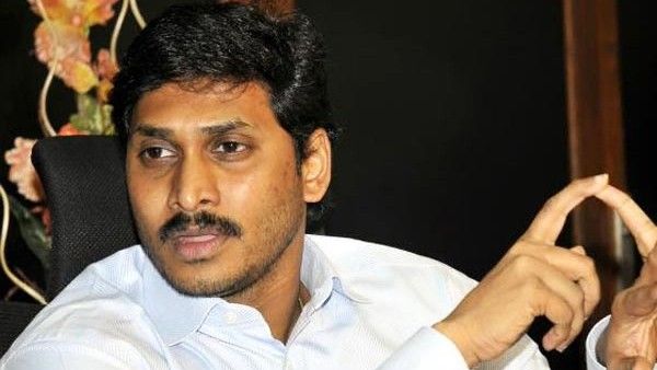 ಜಗನ್ ಸರ್ಕಾರಕ್ಕೆ ಮುಖಭಂಗ: ಗೆದ್ದು ಬೀಗಿದ ತೆಲುಗು ಚಿತ್ರರಂಗ