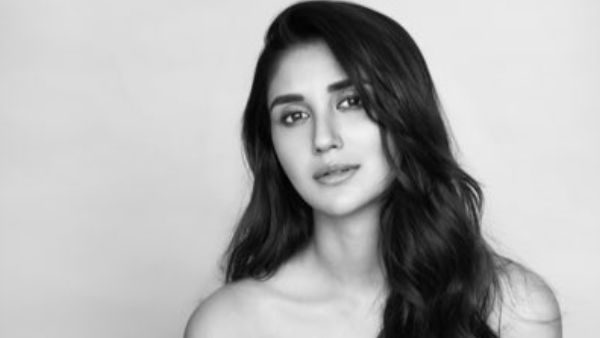 ಹಲ್ಲೆ ಮಾಡಿ ನಟಿಯಿಂದ ಮೊಬೈಲ್ ಕಸಿದು ಪರಾರಿ