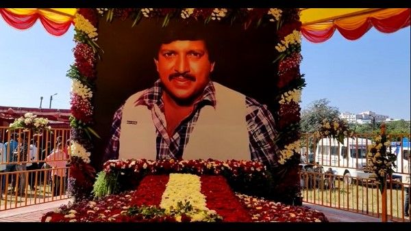 ಡಾ.ವಿಷ್ಣುವರ್ಧನ್ ಪುಣ್ಯ ಸ್ಮರಣೆ 5000 ಅಭಿಮಾನಿಗಳಿಂದ ನೇತ್ರದಾನ: ಅಭಿಮಾನ್ ಸ್ಟುಡಿಯೋದಲ್ಲಿ ಅನ್ನದಾನ