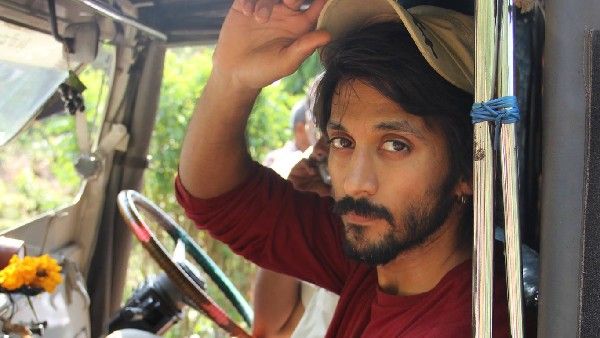 ನ್ಯಾಯಾಧೀಶರ ನಿಂದನೆ ಆರೋಪ ಹಿನ್ನೆಲೆ ನಟ ಚೇತನ್‌ರನ್ನು ವಶಕ್ಕೆ ಪಡೆದ ಪೊಲೀಸ್: ಪತ್ನಿಯಿಂದ ಕಿಡ್ನಾಪ್ ಆರೋಪ