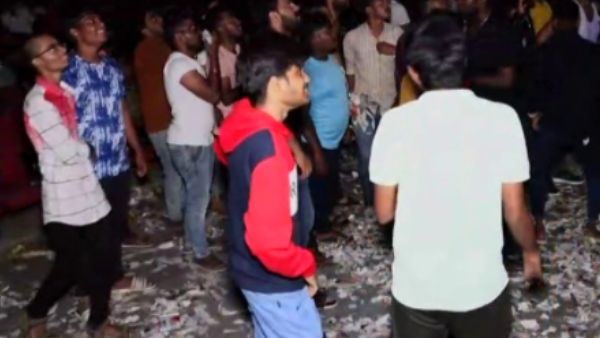 Ram Charan vs Jr NTR Fans Fight : ಥಿಯೇಟರ್‌ ಒಳಗೆ ಜೂ.ಎನ್‌ಟಿಆರ್, ರಾಮ್ ಚರಣ್ ಫ್ಯಾನ್ಸ್ ಕಿತ್ತಾಟ!