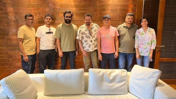 KGF 2 trailer launch event : 'ಕೆಜಿಎಫ್ 2' ಟ್ರೈಲರ್ ರಿಲೀಸ್‌ಗೆ ಬೆಂಗಳೂರಿಗೆ ಬಂದು ತಲುಪಿದ ಅತಿಥಿಗಳು ಯಾರ್ಯಾರು?