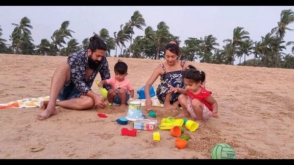 ಗೋವಾ ವಿಮಾನ ನಿಲ್ದಾಣದಲ್ಲಿ ಯಶ್: ಫ್ಯಾಮಿಲಿ ಮ್ಯಾನ್ ಎಂದ ನೆಟ್ಟಿಗರು