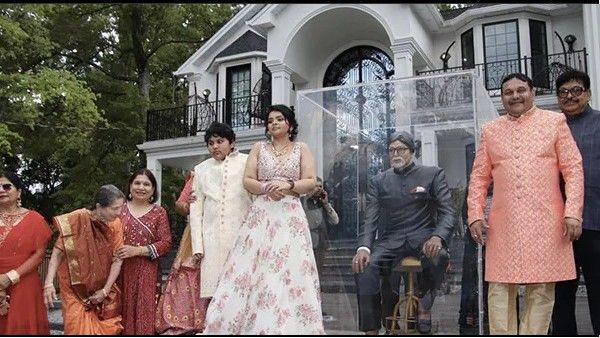 ಅಮೆರಿಕ ನಿವಾಸದ ಮುಂದೆ ಅಮಿತಾಬ್ ಬಚ್ಚನ್ ಪ್ರತಿಮೆ ಸ್ಥಾಪಿಸಿದ ಅಭಿಮಾನಿ!