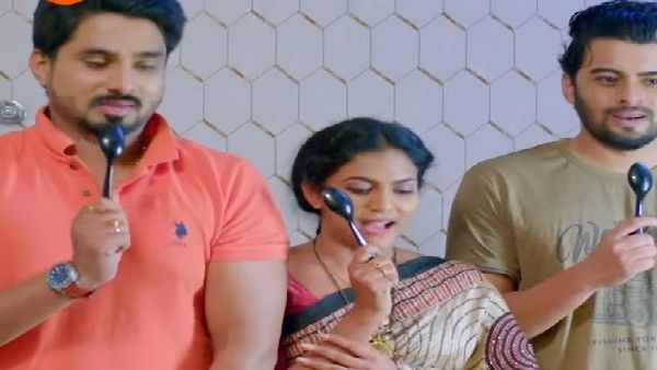 ನಿಜ ತಾಯಿ ಎದುರಿದ್ದರು ಗುರುತಿಸದೆ ನಕಲಿ ತಾಯಿಯನ್ನು ಒಪ್ಪಿಕೊಂಡ ಮಕ್ಕಳು!