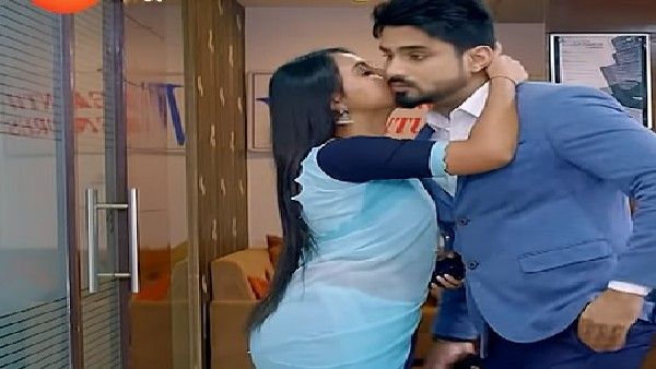 ಆಫೀಸ್‌ನಲ್ಲಿ ವೇದಾಂತ್‌ಗೆ ಮುತ್ತುಕೊಟ್ಟ ಅಮೂಲ್ಯ! ವೇದಾಂತ್‌ ಪ್ರತಿಕ್ರಿಯೆ ಏನು?