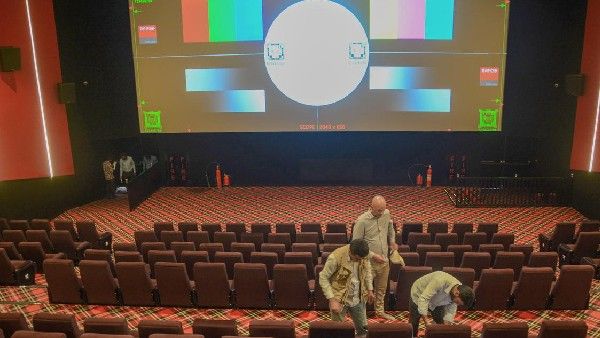 23 ವರ್ಷಗಳ ಬಳಿಕ ಕಾಶ್ಮೀರದಲ್ಲಿ ಸಿನಿಮಾ ಪ್ರದರ್ಶನ! ಮೊದಲ ಸಿನಿಮಾ ಯಾವುದು?