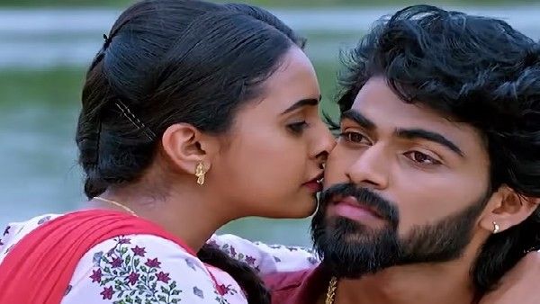 ಕಂಠಿಗೆ ಮುತ್ತಿಟ್ಟ ಸ್ನೇಹಾ! ಇತ್ತ ಹಳ್ಳ ಹಿಡಿಯುತ್ತಿರುವ ಮುರಳಿ ಮೇಷ್ಟ್ರ ಪ್ರೇಮಕತೆ