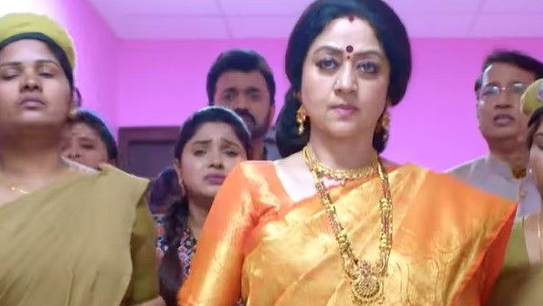 ಮಗನ ಕೊಲೆ ಆರೋಪ ಹೊತ್ತು ಜೈಲು ಪಾಲಾದ ಅಖಿಲಾಂಡೇಶ್ವರಿ!