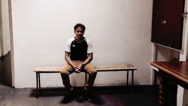 ತನ್ನ 1ನೇ ತರಗತಿ ಶಾಲಾ ಕೊಠಡಿಗೆ ವರ್ಷಗಳ ಬಳಿಕ ಹೋಗಿ ಆಶ್ಚರ್ಯಕ್ಕೊಳಗಾದ ಶರಣ್!