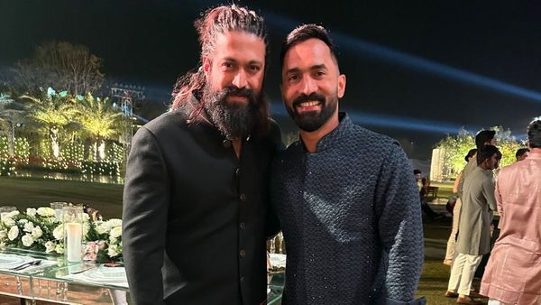 ಯಶ್ ಭೇಟಿ ಮಾಡಿ 'ಸಲಾಮ್ ರಾಕಿ ಭಾಯ್' ಎಂದ ಕ್ರಿಕೆಟಿಗ ದಿನೇಶ್ ಕಾರ್ತಿಕ್!