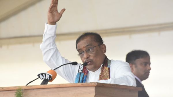 Mysuru Dasara 2023: ನಾನು ಹಚ್ಚಿದ್ದು ಕನ್ನಡದ ದೀಪ ಎನ್ನುತ್ತಾ ನಾಡಹಬ್ಬಕ್ಕೆ ಚಾಲನೆ ನೀಡಿದ ನಾದಬ್ರಹ್ಮ ಹಂಸಲೇಖ