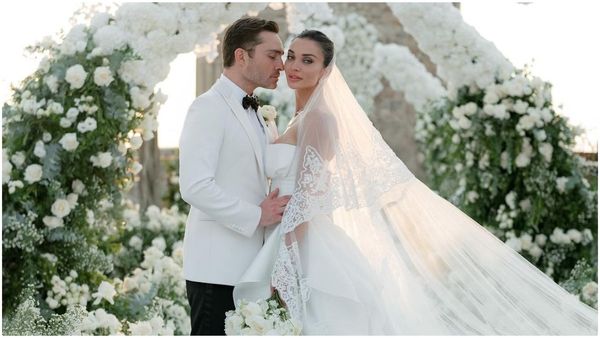 ಹೊಸ ಪಯಣ ಶುರು; 'ದಿ ವಿಲನ್' ಬೆಡಗಿ ಮದುವೆ ಫೋಟೊಗಳು ವೈರಲ್