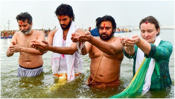 ಆಂಧ್ರ ಡಿಸಿಎಂ ಪವನ್ ಕುಂಭಮೇಳ ಪುಣ್ಯಸ್ನಾನ ಫೋಟೊ ತಿರುಚಿದವರ ವಿರುದ್ಧ ದೂರು