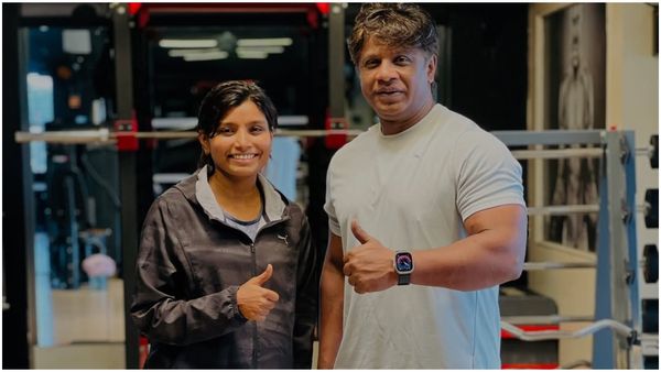 ನಟ ದುನಿಯಾ ವಿಜಯ್ ಜೊತೆ ಭಾರತದ ಮಹಿಳಾ ಕ್ರಿಕೆಟರ್ ಪೋಸ್