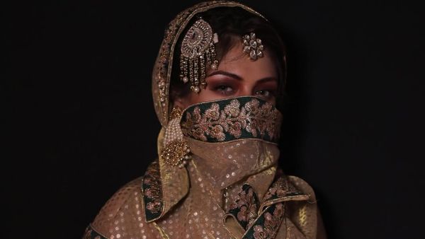 ಕೇವಲ ₹1ಲಕ್ಷಕ್ಕೆ ಹೈದರಾಬಾದ್‌ನ ನಿರ್ಮಾಪಕರಿಗೆ ಆ ವ್ಯಕ್ತಿ ನನ್ನ ಮಾರಿದ ; ಕಹಿ ಅನುಭವ ಹಂಚಿಕೊಂಡ ನಟಿ