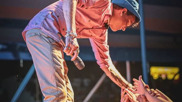 'ಒಮ್ಮೊಮ್ಮೆ ಹೀಗೂ ಆಗುವುದು' ಹಾಡಿನ ಗಾಯಕನ ಅಭಿಮಾನಿ ನದಿಗೆ ಹಾರಿ ಆತ್ಮಹತ್ಯೆ