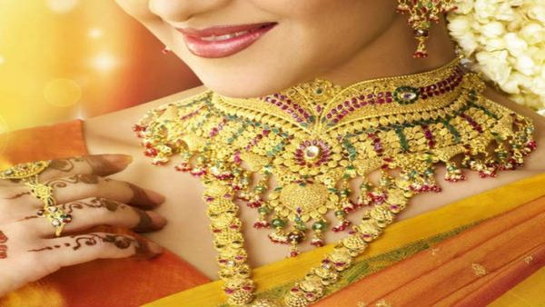 Gold Price Today in Bengaluru Feb 10: 24K, 22K, 18K Gold Rates Stable, Check Latest Prices