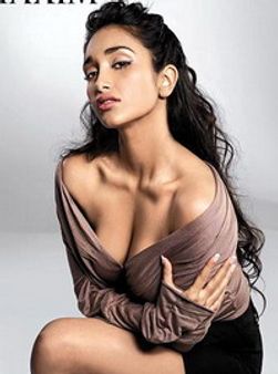 ബിക്കിനിയണിയാന്‍ ജിയ അനുമതി തേടുന്നു