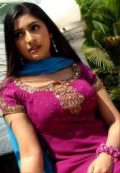 രസിക്കും സീമാനെയില്‍ നവ്യ ഗ്ലാമര്‍ റോളില്‍