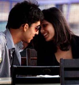 ജീവിതത്തിലും ദേവ്‌ തന്നെ നായകന്‍: ഫ്രെയ്‌ദ