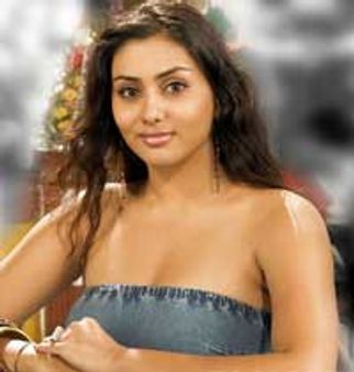 നമിതയുടെ അതിമോഹം!!