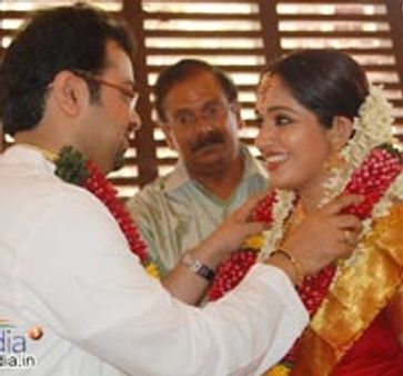 കാവ്യയുടെ ഈജിപ്‌ഷ്യന്‍ രാവുകള്‍!!