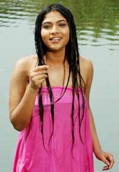 സോനയോട്‌ മത്സരിച്ച്‌ മുക്ത