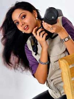 വൈറ്റ്‌ എലിഫന്റിലൂടെ സംവൃത ഹിന്ദിയിലേക്ക്‌