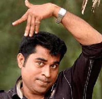 സുരാജ്‌ വീഡിയോ ആല്‍ബത്തില്‍