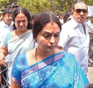 ഭുവനേശ്വരിയുടെ ചൂടന്‍ പട്ടിക