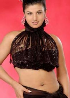 രംഭയുടെ 'ആര്‌' തിയറ്ററുകളിലേക്ക്‌